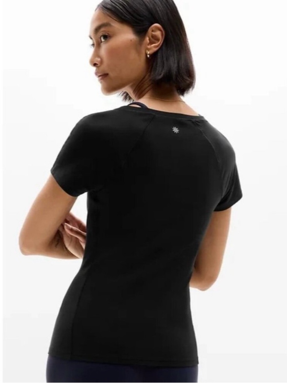 NWT Athleta Transcend Scoop
Tee UPF 40+ Size M 🖤🖤🖤 - Picture 4 of 8